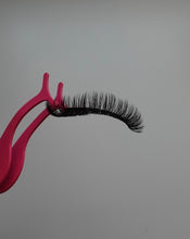 Load image into Gallery viewer, “Flirty” lash
