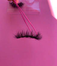 Load image into Gallery viewer, “Lola” lash
