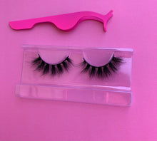 Load image into Gallery viewer, “Mia” lash
