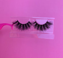 Load image into Gallery viewer, “Lola” lash
