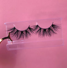 Load image into Gallery viewer, “Sativa” lash
